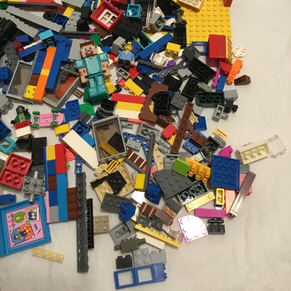 Great colorful lot of Lego pieces.  A huge variety of pieces. - Picture 4 of 8